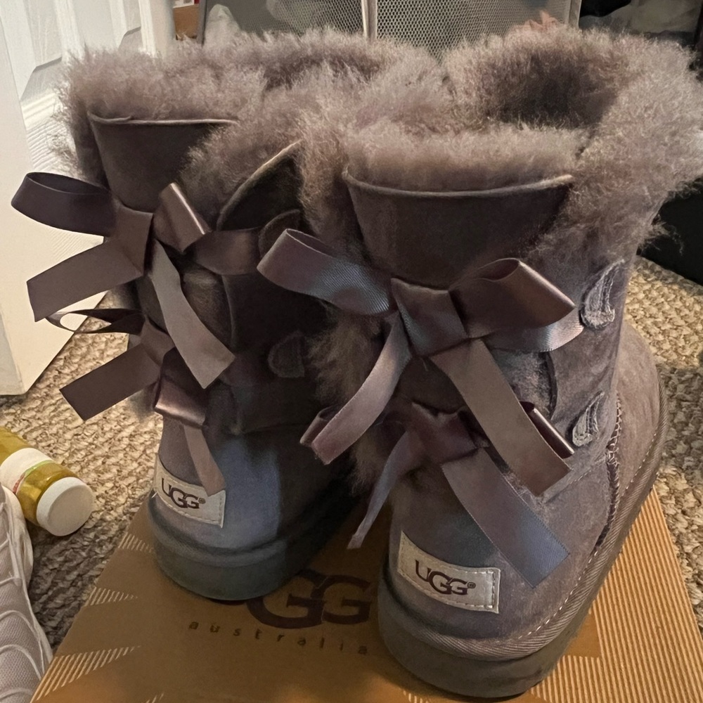 Uggs Bailey bow grey
